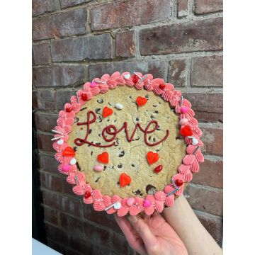 Giant Chocolate Chip Cookies (8.5